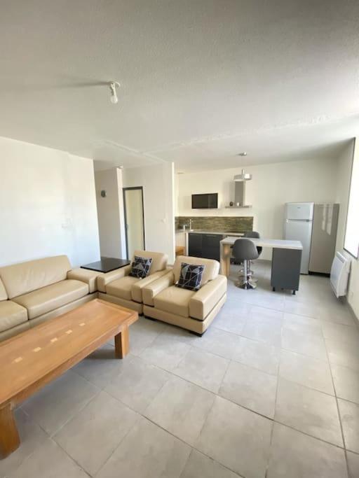 Apartamento T2 En Rdc Calme Et Central 5Min A Pieds De La Gare Roanne Exterior foto
